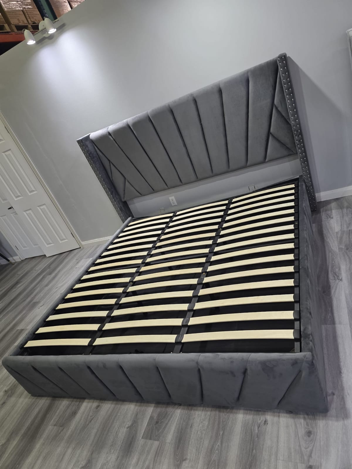 Nestor Bed 2104